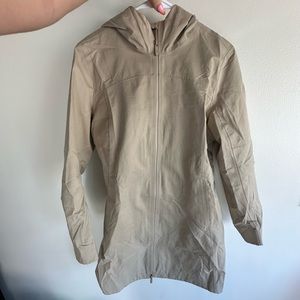 Lululemon rebel rain jacket